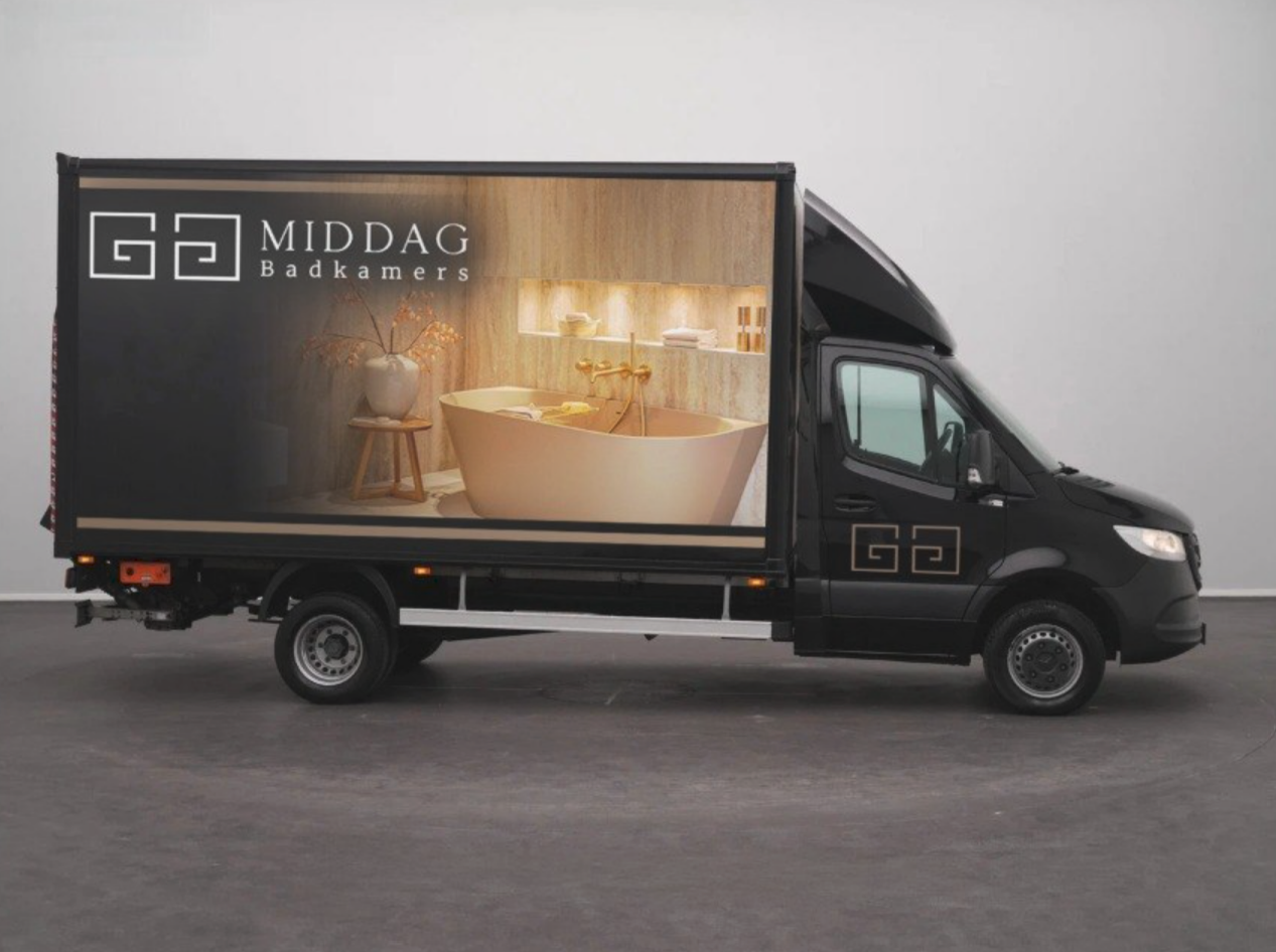 Mercedes bakwagen van Middag Badkamers